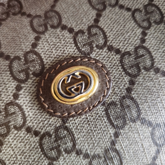 SOLD // Autgentic Gucci clutches - Picture 4 of 10